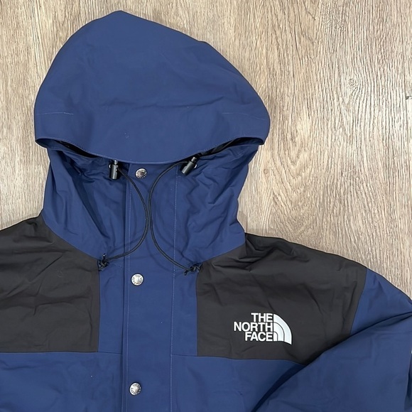 The North Face Blue and Black Jacket - Picture 2 of 13